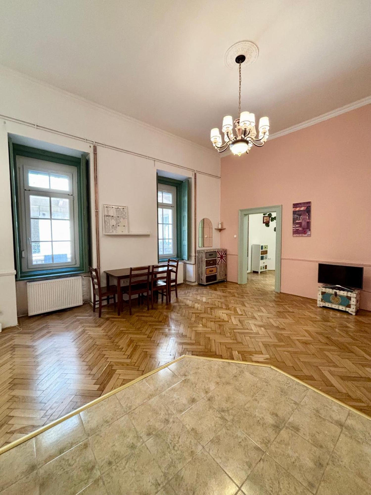 Orza Budapest